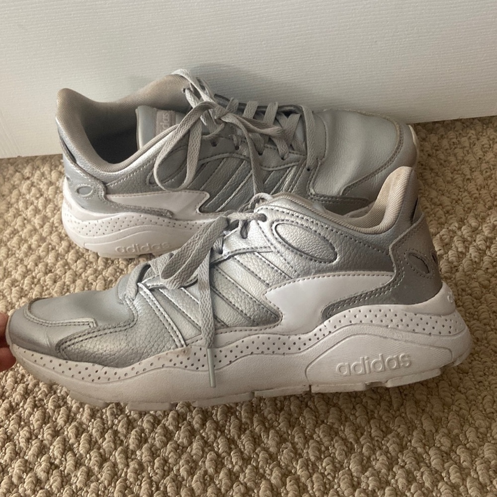 Addias womens Chaos Sneakers